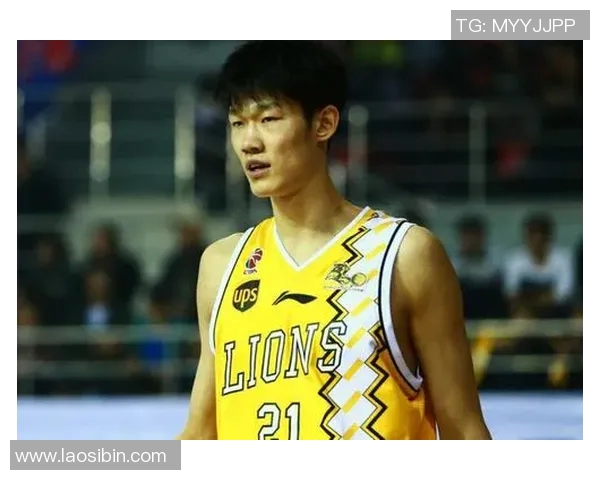 姚明重返赛场展现王者风范引发篮球界热议与球迷狂欢 姚明重返赛场展现王者风范引发篮球界热议与球迷狂欢