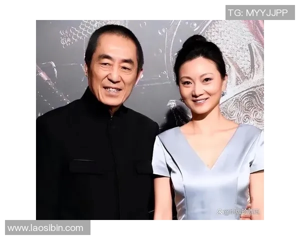 足球明星背后的她们：那些不为人知的爱情故事与人生旅程