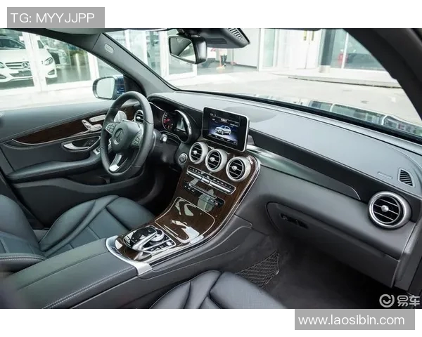 足球明星人物关系全景图解揭秘他们的友谊与竞争历程 足球明星人物关系全景图解揭秘他们的友谊与竞争历程