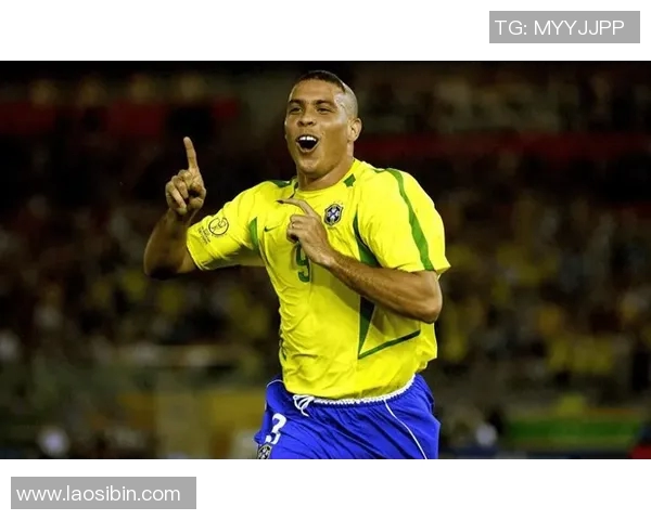 足球传奇大罗的经典瞬间回顾与辉煌成就展现 足球传奇大罗的经典瞬间回顾与辉煌成就展现